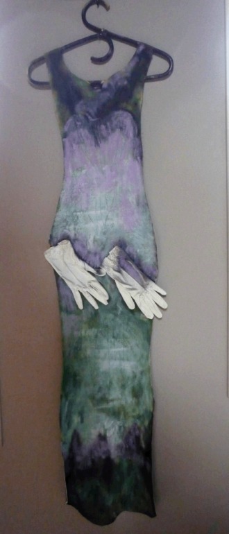 Fleur does white gloves, Jenny Martin